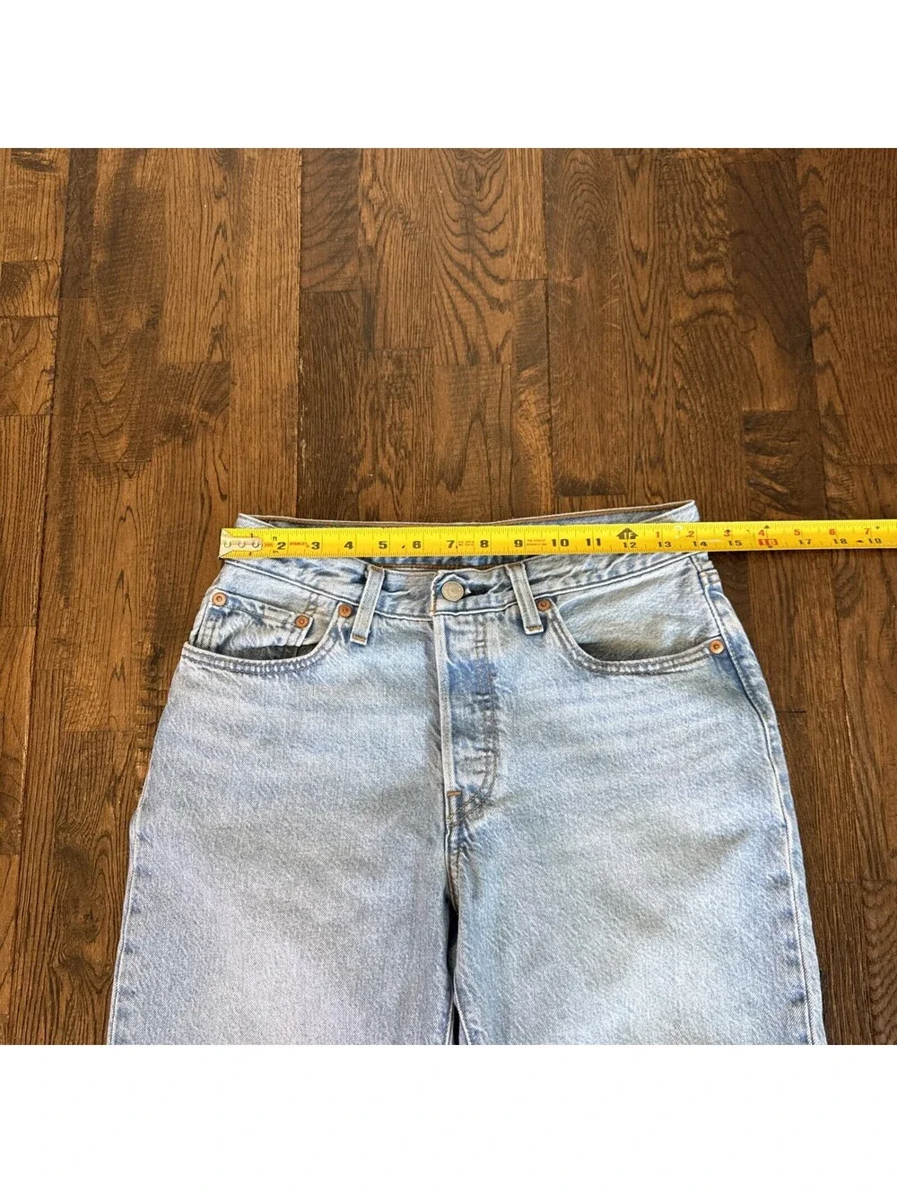 Levi’s 501 Women’s Jeans 26x29 90s Fit Light Wash Raw Hem Button Fly EUC Denim